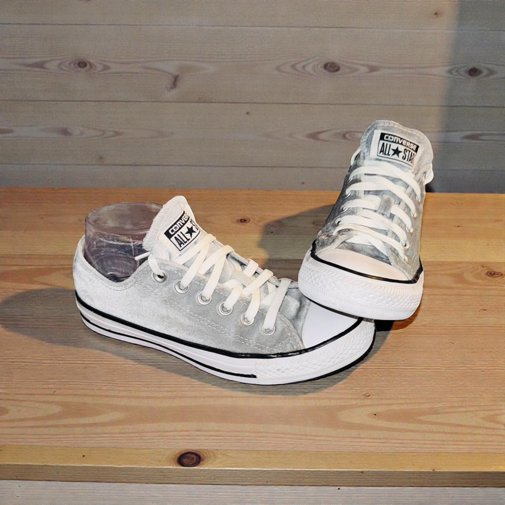 Converse All Star Chuck Taylor Sneaker Womens 7 Silver Gray Velvet 557990F